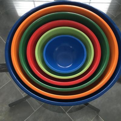 Plastic mixing bowls.