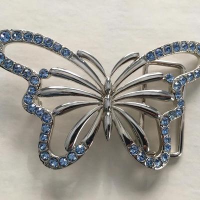 Butterfly belt buckle
