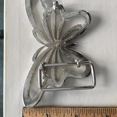 Butterfly belt buckle