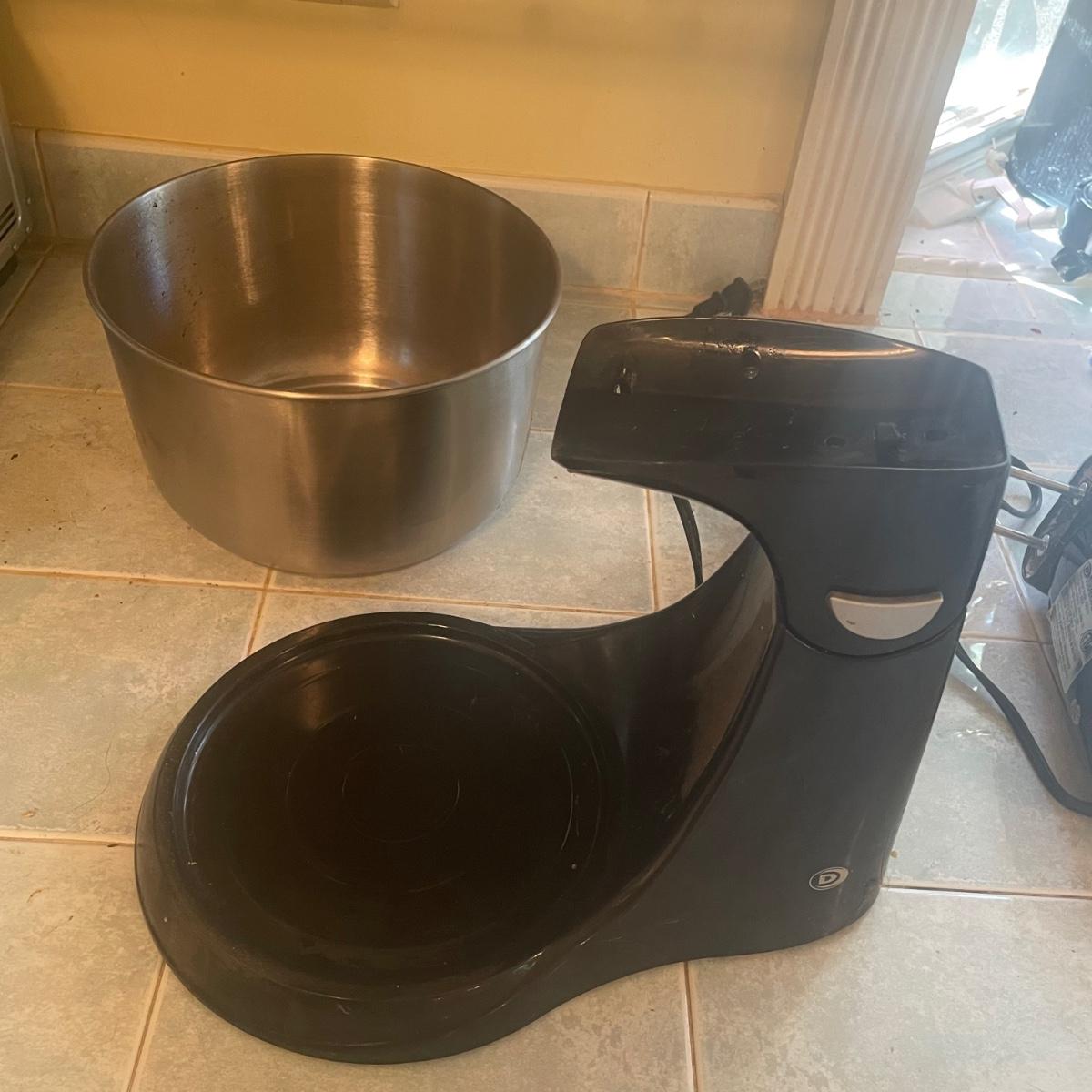 Breville Toaster Oven, Durabrand Stand Mixer, & More (KRG