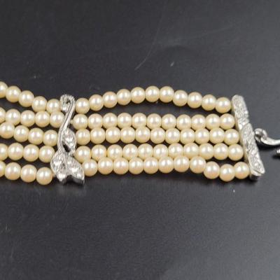 BEAUTIFUL MOTHER OF PEARL & BUTTERFLIES CHOKER NECKLACE