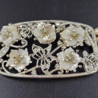 BEAUTIFUL MOTHER OF PEARL & BUTTERFLIES CHOKER NECKLACE