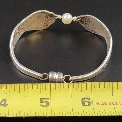 R C COMANY SILVER SPOON HAND CRAFTED BRACELET W/ MAGNET CLOSURE