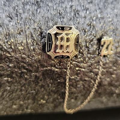 1927 -  10K CLASS PIN