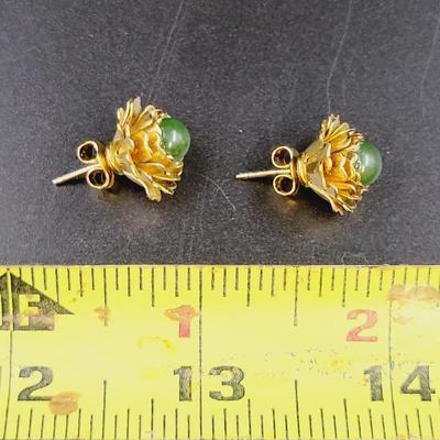VINTAGE BEAUTIFUL GOLD TONED W/ FAUX JADE INSERT EARRINGS
