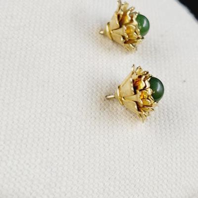 VINTAGE BEAUTIFUL GOLD TONED W/ FAUX JADE INSERT EARRINGS