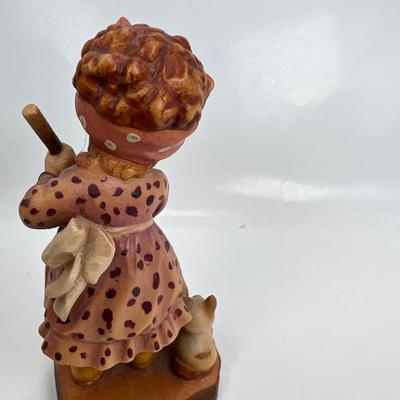 Anri Italian Wood Carving  "Sweeping"