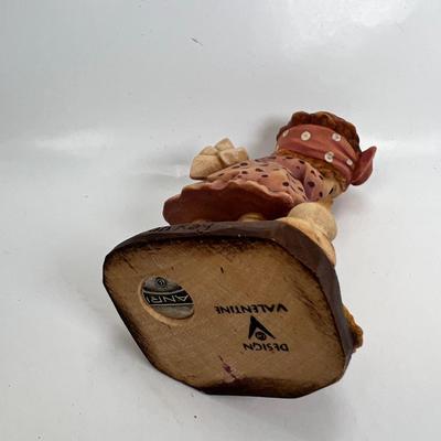 Anri Italian Wood Carving  "Sweeping"