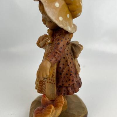 Anri Italian Wood Carving  "Feeding the Chickens"