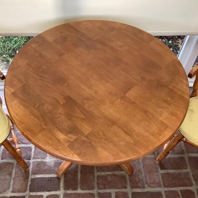 8051 Round Maple Kitchen Table w/ Two Captains Chairs