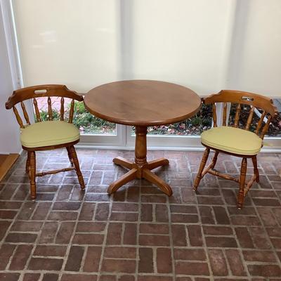 8051 Round Maple Kitchen Table w/ Two Captains Chairs