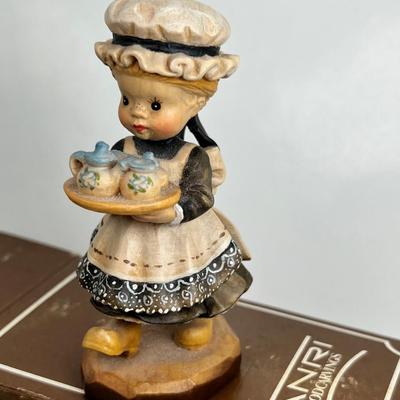 Anri Italian Wood Carving  Collectible figurine "Afternoon Tea"