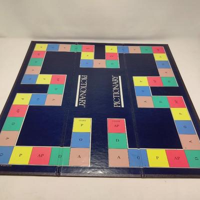 PICTIONARY FIRST EDITION BOARDGAME