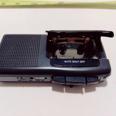 SONY VOR CASSETTE VOICE RECORDER W/ BAG AND MC60 CASSETTES