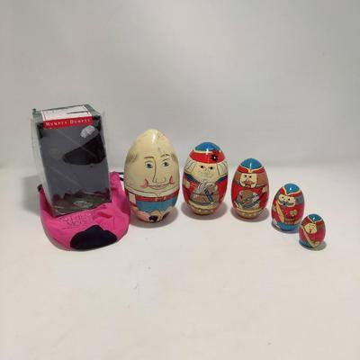 VINTAGE HUMPTY DUMPTY AUTHENTIC MODELS WOODEN NESTING DOLLS