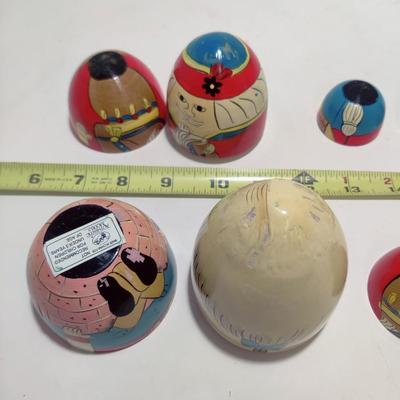 VINTAGE HUMPTY DUMPTY AUTHENTIC MODELS WOODEN NESTING DOLLS