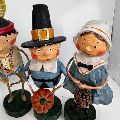 Lori Mitchell  "Thanksgiving family"  4 Figurines