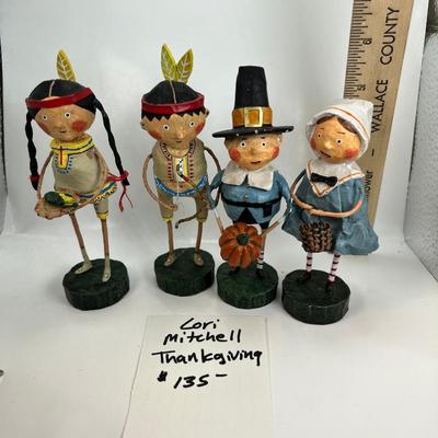 Lori Mitchell  "Thanksgiving family"  4 Figurines