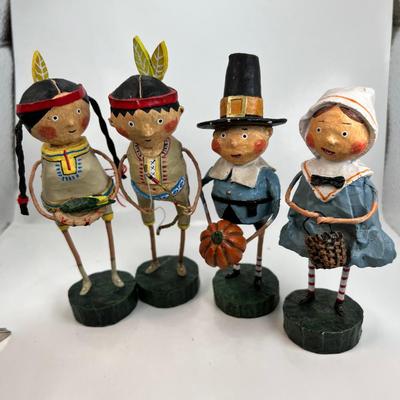 Lori Mitchell  "Thanksgiving family"  4 Figurines
