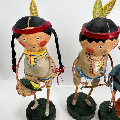 Lori Mitchell  "Thanksgiving family"  4 Figurines