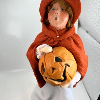 Byers' Choice Halloween Caroler  Figurine