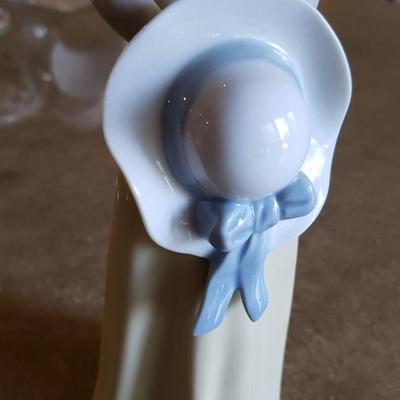 Lladro "Naughty Girl with straw Hat" #05006
