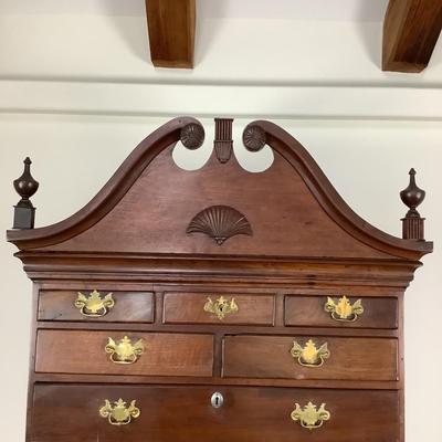 8085 Antique Mahogany Chippendale Graduated Drawer Highboy