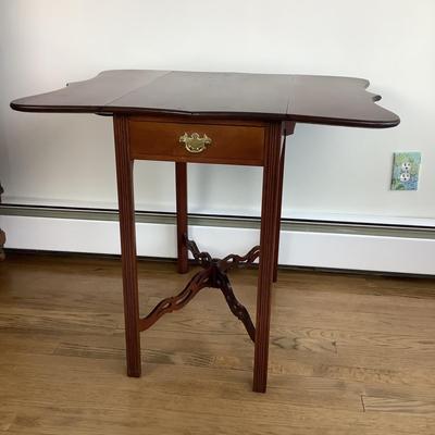 8088 Vintage Chippendale Drop Leaf Mahogany Side Table