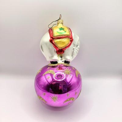 1374 Christopher Radko 2000 Center Ring Purple  Glass Ornament