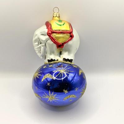 1375 Christopher Radko 2000 Center Ring Blue Ball Glass Ornament