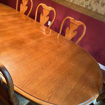 THOMASVILLE ~ Oak Dining Room Table, Eight (8) Chairs ~ *Read Details