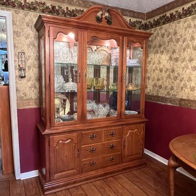 THOMASVILLE ~ Impressions ~ Lighted Beveled Glass China Cabinet