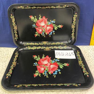 2 Trays
