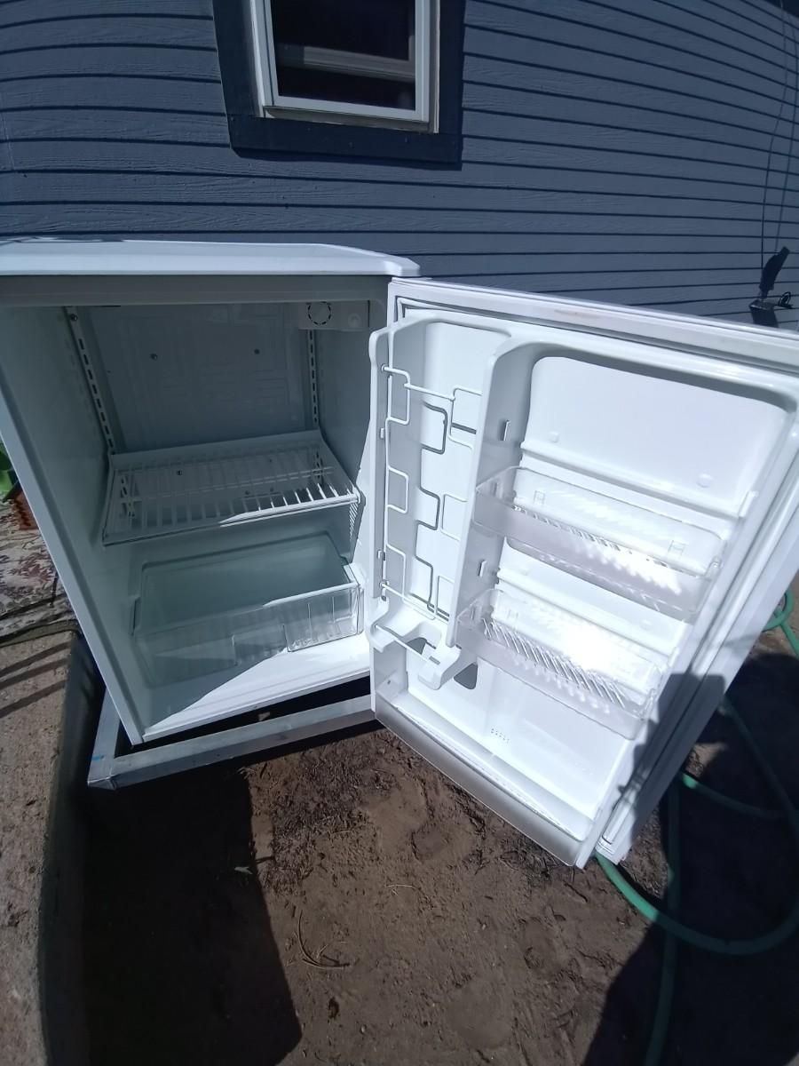 KENMORE MINI FRIDGE