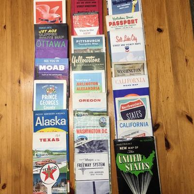 Lot (26) Vintage state and regional maps