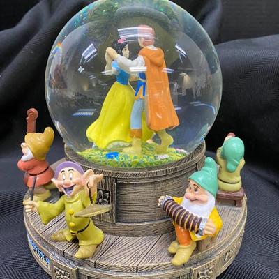 Snow White and the 7 Dwarves Trinket Boxes and Glitter Globe