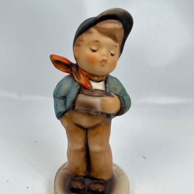 1995 Heavenly Harmonies 933-D HUMMELSCAPES 6" backdrop with 4 Hummel  Figurines
