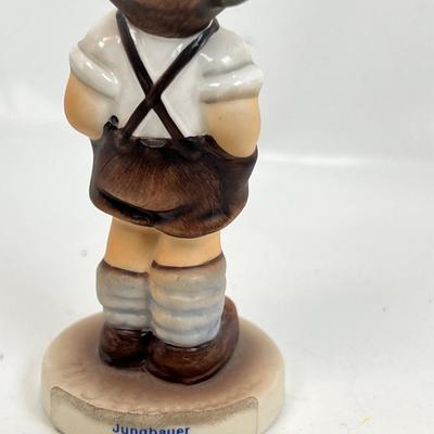 1995 Heavenly Harmonies 933-D HUMMELSCAPES 6" backdrop with 4 Hummel  Figurines