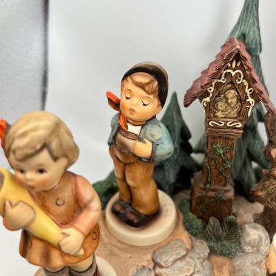 1995 Heavenly Harmonies 933-D HUMMELSCAPES 6" backdrop with 4 Hummel  Figurines