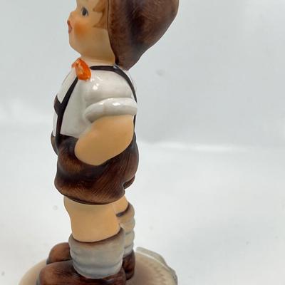 1995 Heavenly Harmonies 933-D HUMMELSCAPES 6" backdrop with 4 Hummel  Figurines