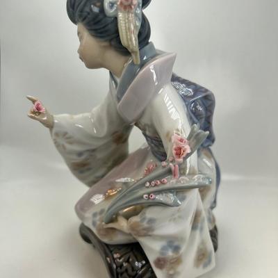 Lladro KYIOKO Japanese Antique Geisha Porcelain Figurine Vintage 1983 damaged