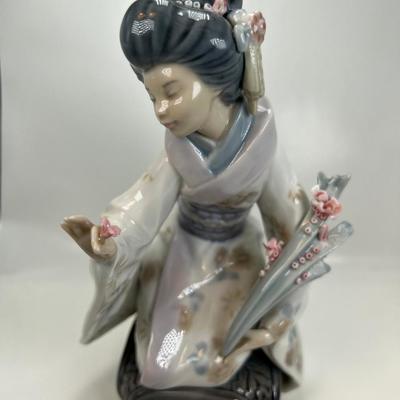 Lladro KYIOKO Japanese Antique Geisha Porcelain Figurine Vintage 1983 damaged
