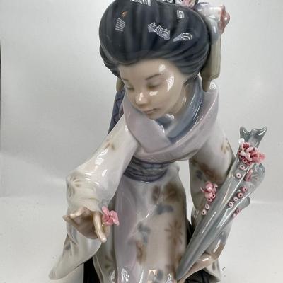 Lladro KYIOKO Japanese Antique Geisha Porcelain Figurine Vintage 1983 damaged