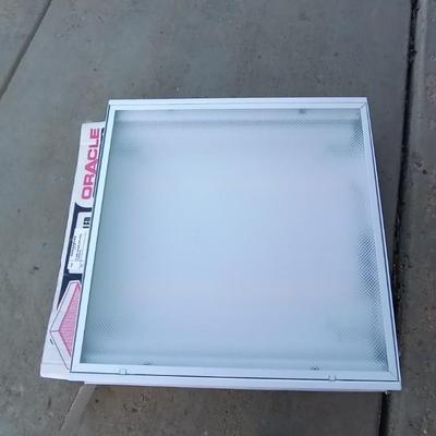 (NIB) ORACLE FLOURESCENT LIGHTING