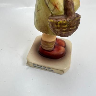 Hummel Club girl  figurine