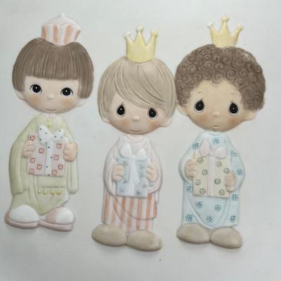 Precious Moments Christmas Plate " Wee Three KIngs"