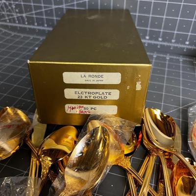 LA RONDE 23 kt Gold Plate Service for 8 GOLD Utensils (5 piece each)