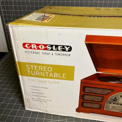 Crosley Stereo with Turn Table 