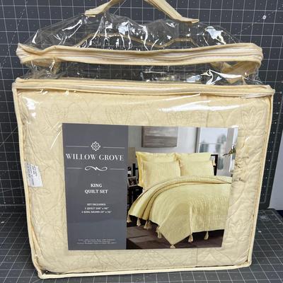 Willow  Grove KING QUILT only, New 