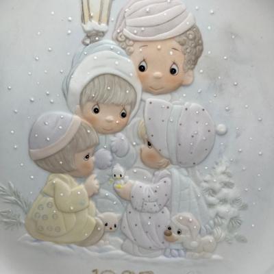 Precious Moments Christmas Plate " My Peace I give Unto Thee"